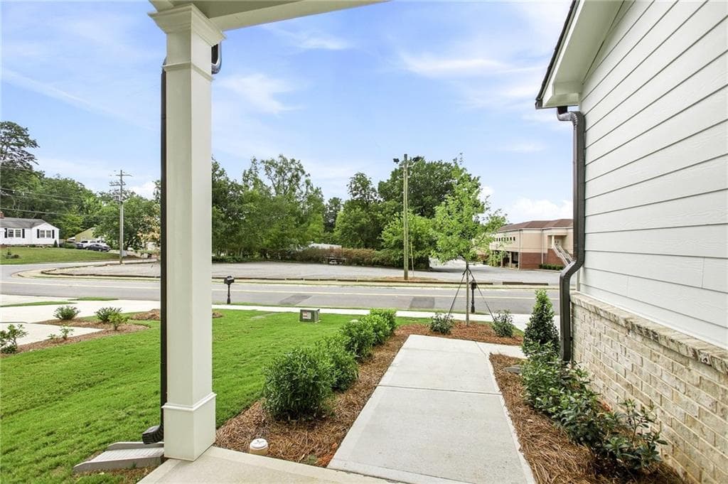 4 bedroom, 3 bathroom, 2,235 sq ft single family residence for sale at 41 Aviation Rd, Marietta, GA 30060 — photo 5