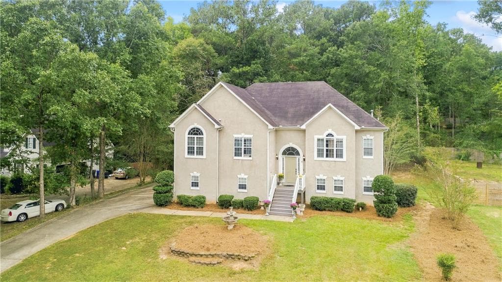 4 bedroom, 3 bathroom, 2,203 sq ft single family residence for sale at 255 Rock Hill Drive, Fayetteville, GA 30215 — photo 4
