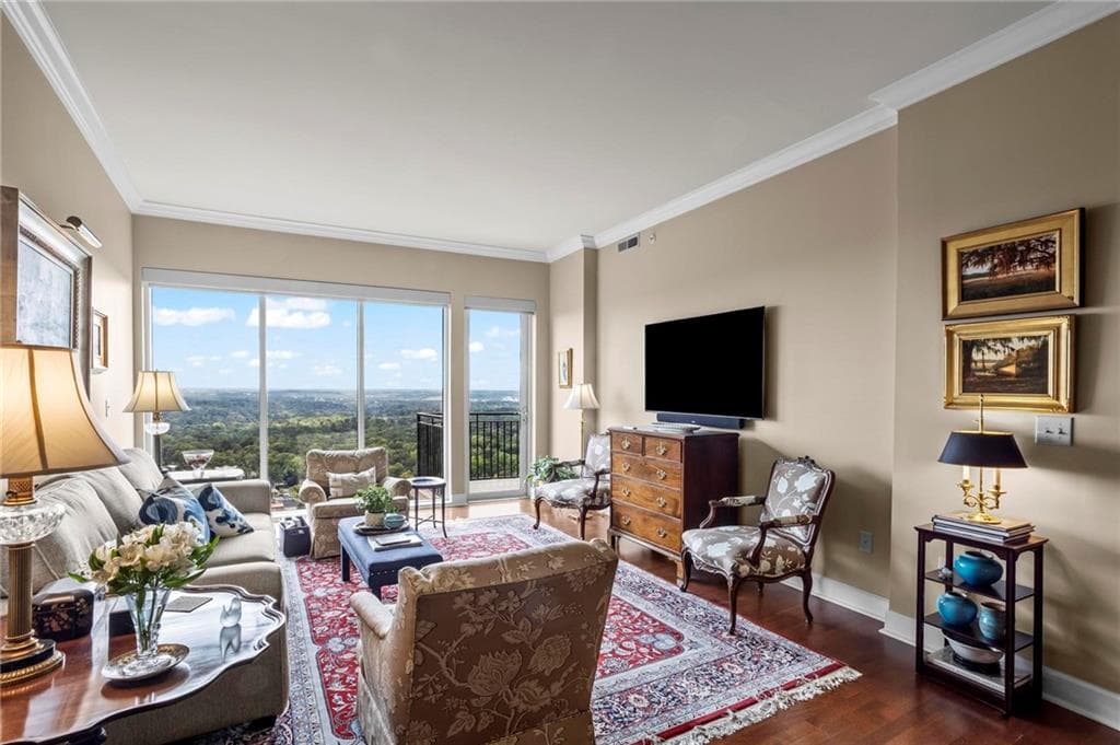 2 bedroom, 3 bathroom, 1,829 sq ft condominium for sale at 2950 Mount Wilkinson Parkway 812, Atlanta, GA 30339 — photo 3