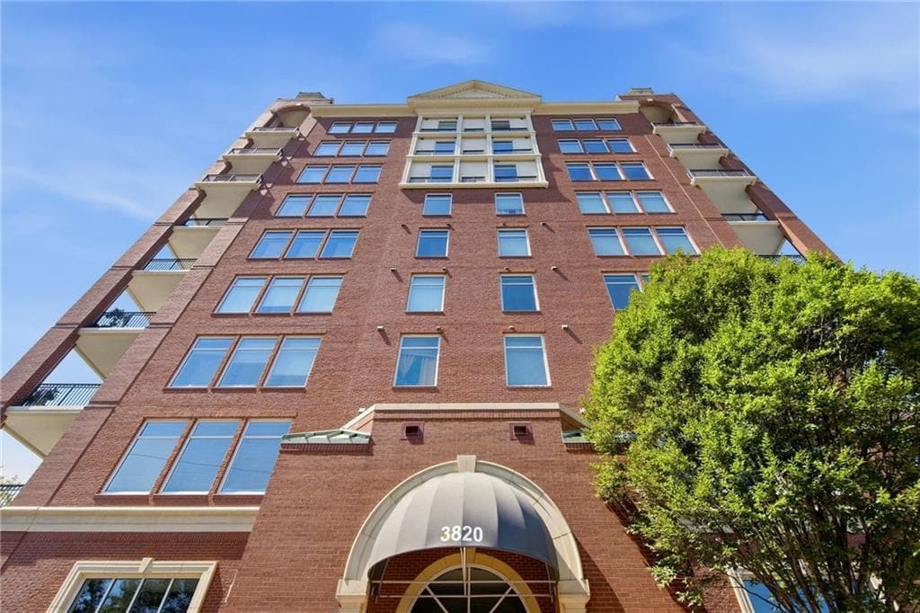 2 bedroom, 2 bathroom, 1,505 sq ft condominium for rent at 3820 Roswell Road 809, Atlanta, GA 30342 for $3,000 a month — photo 2
