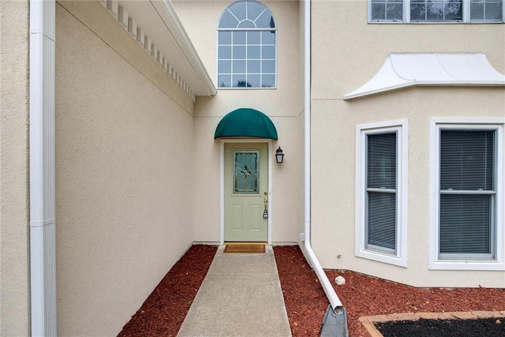 3 bedroom, 3 bathroom, 1,932 sq ft single family residence for rent at 2100 Winsburg Drive, Kennesaw, GA 30144 for $1,985 a month — photo 3