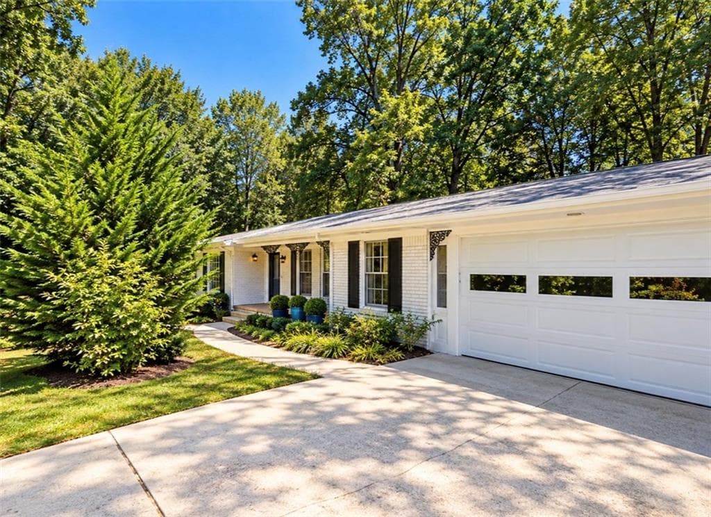 4 bedroom, 3 bathroom, 2,660 sq ft single family residence for sale at 7220 Ray Road, Lithia Springs, GA 30122 — photo 1 of 18