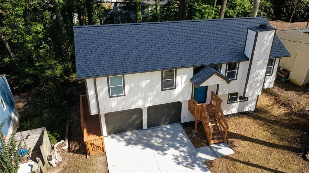 5 bedroom, 3 bathroom, 2,188 sq ft single family residence for sale at 1413 Silver Lake Drive, Norcross, GA 30093 — photo 2