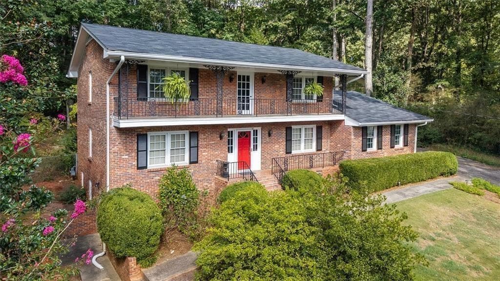 4 bedroom, 3 bathroom, 2,620 sq ft single family residence for sale at 2206 Deer Ridge Drive, Smoke Rise, GA 30087 — photo 6