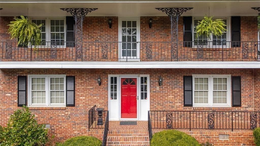 4 bedroom, 3 bathroom, 2,620 sq ft single family residence for sale at 2206 Deer Ridge Drive, Smoke Rise, GA 30087 — photo 8