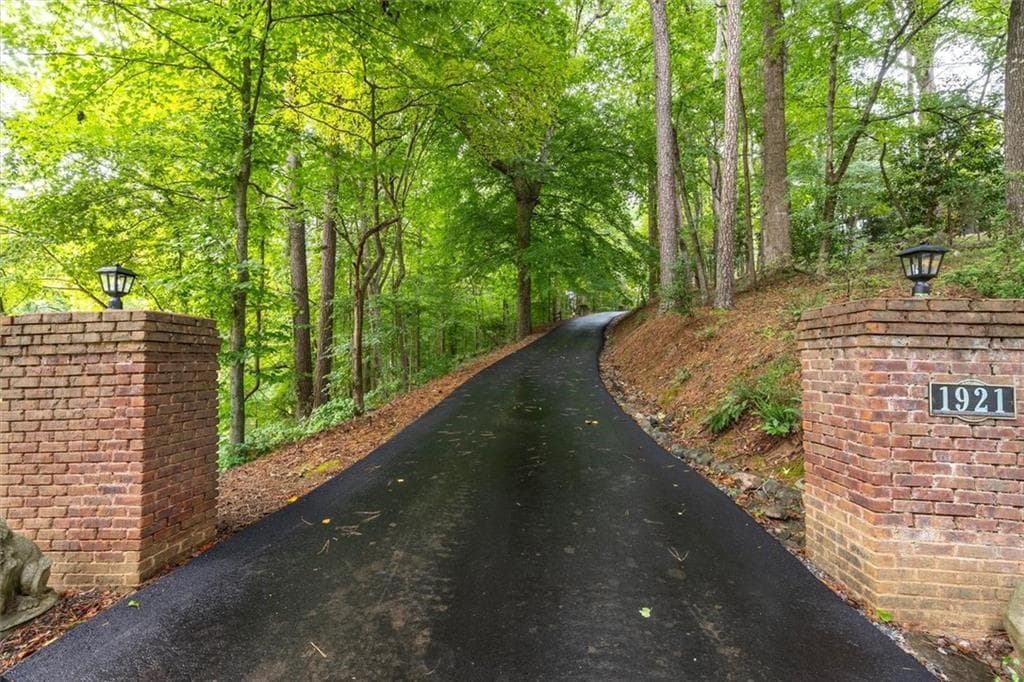 3 bedroom, 5 bathroom, 4,633 sq ft single family residence for sale at 1921 Lilburn Stone Mountain Road, Smoke Rise, GA 30087 — photo 4