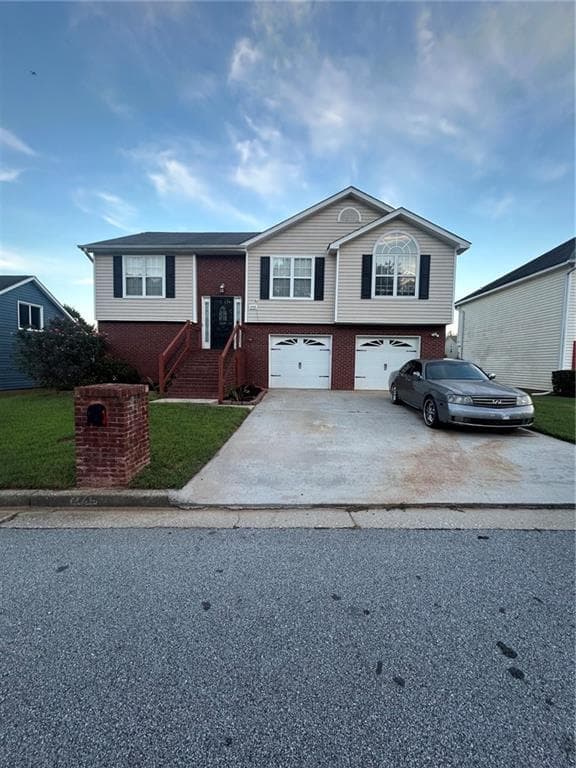 3 bedroom, 3 bathroom, 1,783 sq ft home for sale at 2745 Fields Spring Drive, Lithonia, GA