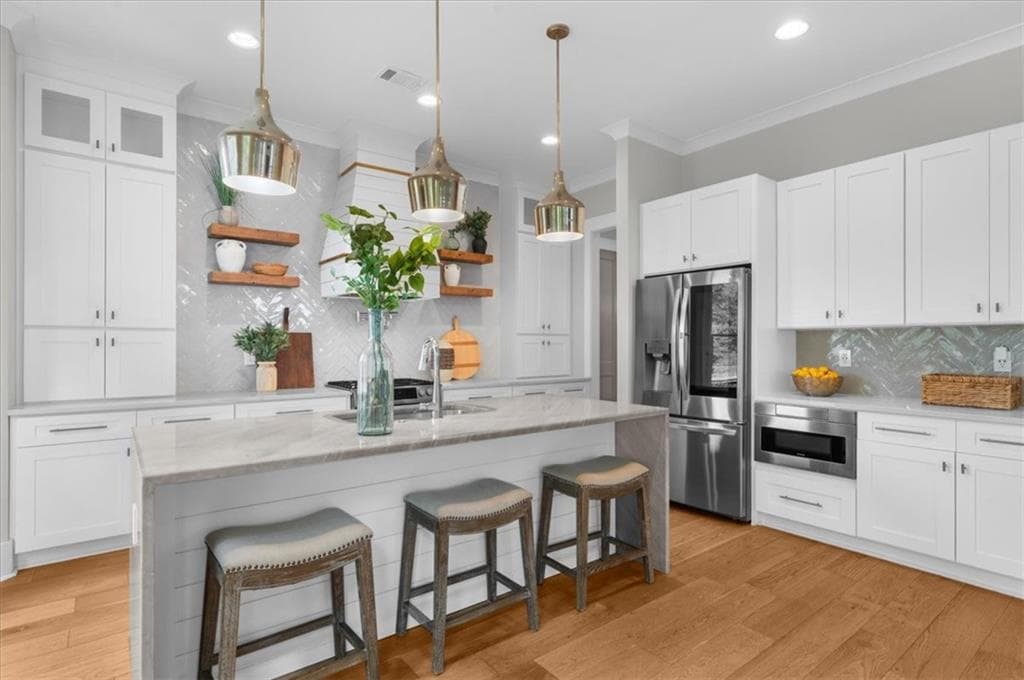 5 bedroom, 4 bathroom, 3,135 sq ft single family residence for sale at 374 Norcross Street, Roswell, GA 30075 — photo 2
