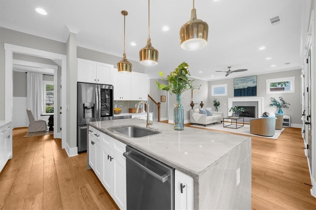 5 bedroom, 4 bathroom, 3,135 sq ft single family residence for sale at 374 Norcross Street, Roswell, GA 30075 — photo 7