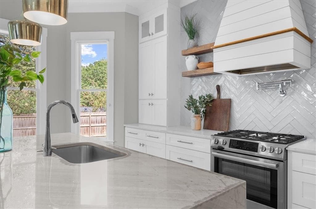 5 bedroom, 4 bathroom, 3,135 sq ft single family residence for sale at 374 Norcross Street, Roswell, GA 30075 — photo 8