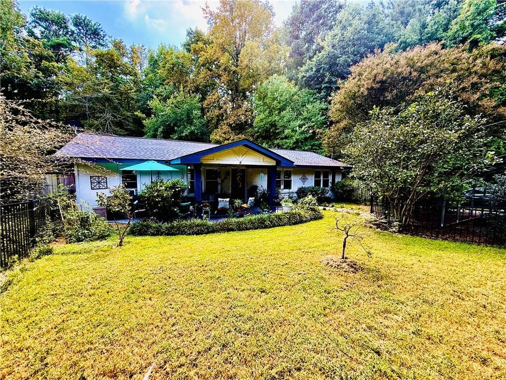 4 bedroom, 1 bathroom, 1,325 sq ft single family residence for sale at 511 Allen Drive, Lawrenceville, GA 30043 — photo 2