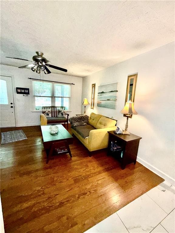 4 bedroom, 1 bathroom, 1,325 sq ft single family residence for sale at 511 Allen Drive, Lawrenceville, GA 30043 — photo 4