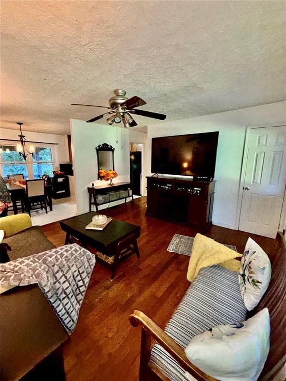4 bedroom, 1 bathroom, 1,325 sq ft single family residence for sale at 511 Allen Drive, Lawrenceville, GA 30043 — photo 5