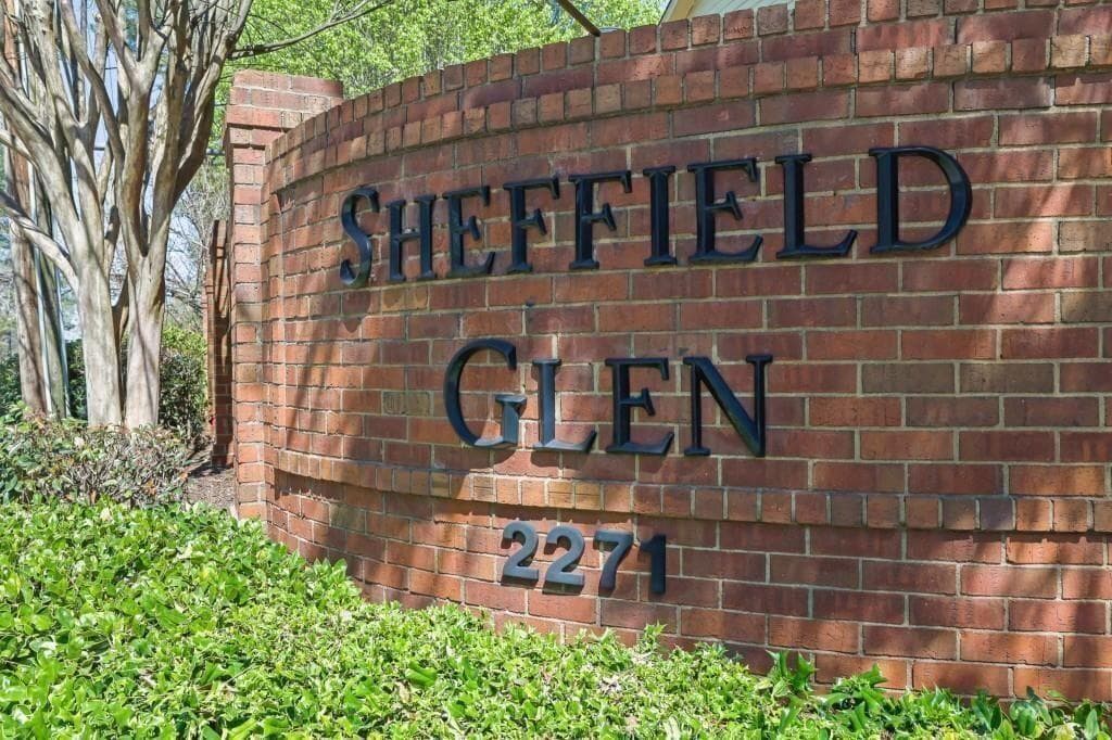 2 bedroom, 3 bathroom, 2,051 sq ft condominium under contract at 1363 Sheffield Glen Way, Atlanta, GA 30329 — photo 2