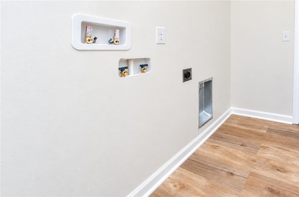 8 bedroom, 9 bathroom, 2,766 sq ft single family residence for sale at 54 Joseph E Lowery Boulevard, Atlanta, GA 30314 — photo 10