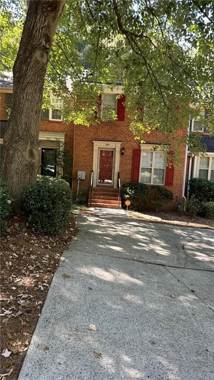 3 bedroom, 4 bathroom, 2,020 sq ft townhouse for rent at 1934 Ivy Glen Drive, Smyrna, GA 30082 for $2,400 a month — photo 1 of 29