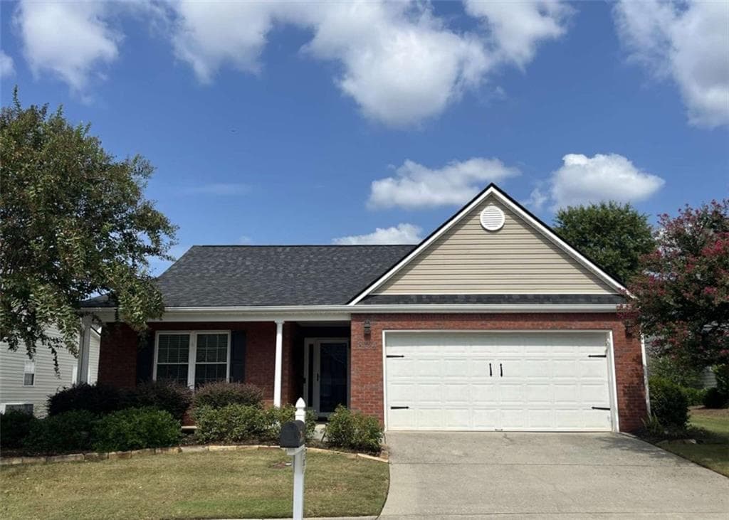 2 bedroom, 2 bathroom, 1,605 sq ft home for sale at 804 Village Place, Loganville, GA