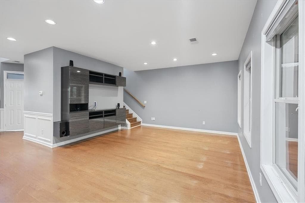 4 bedroom, 3 bathroom, 2,000 sq ft single family residence under contract at 232 Haleys Court, Woodstock, GA 30188 — photo 10