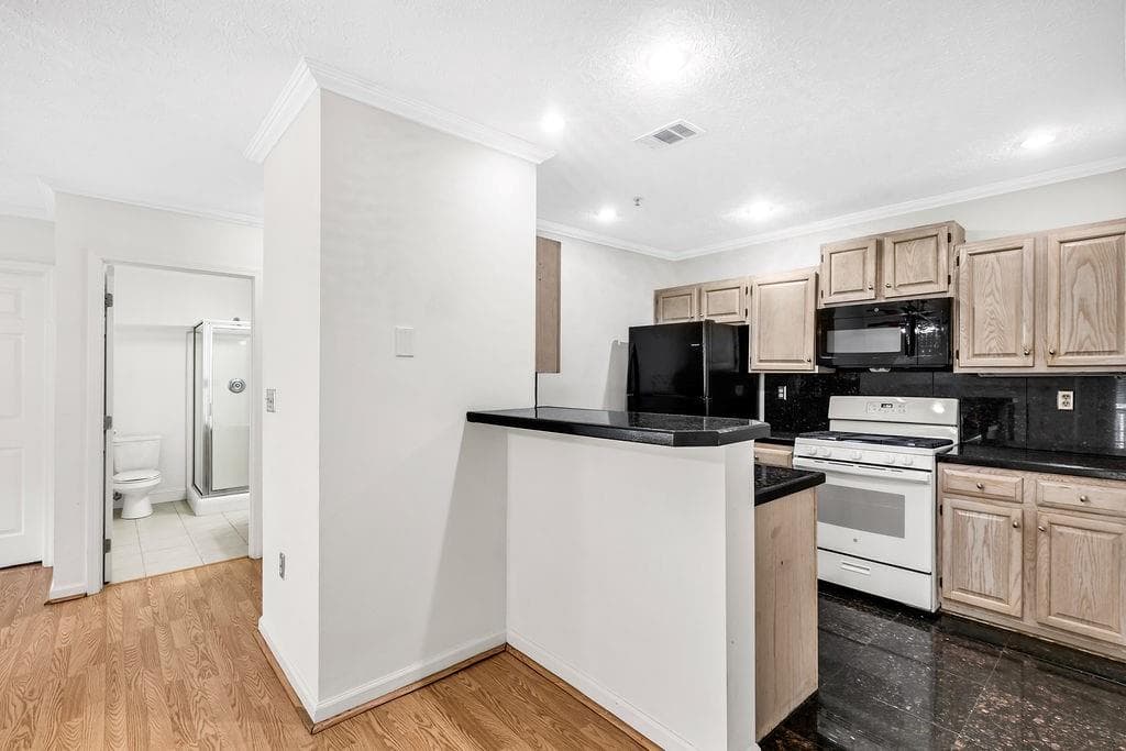 2 bedroom, 2 bathroom, 1,128 sq ft condominium for rent at 1452 KEYS CROSSING Drive, Brookhaven, GA 30319 for $1,500 a month — photo 4