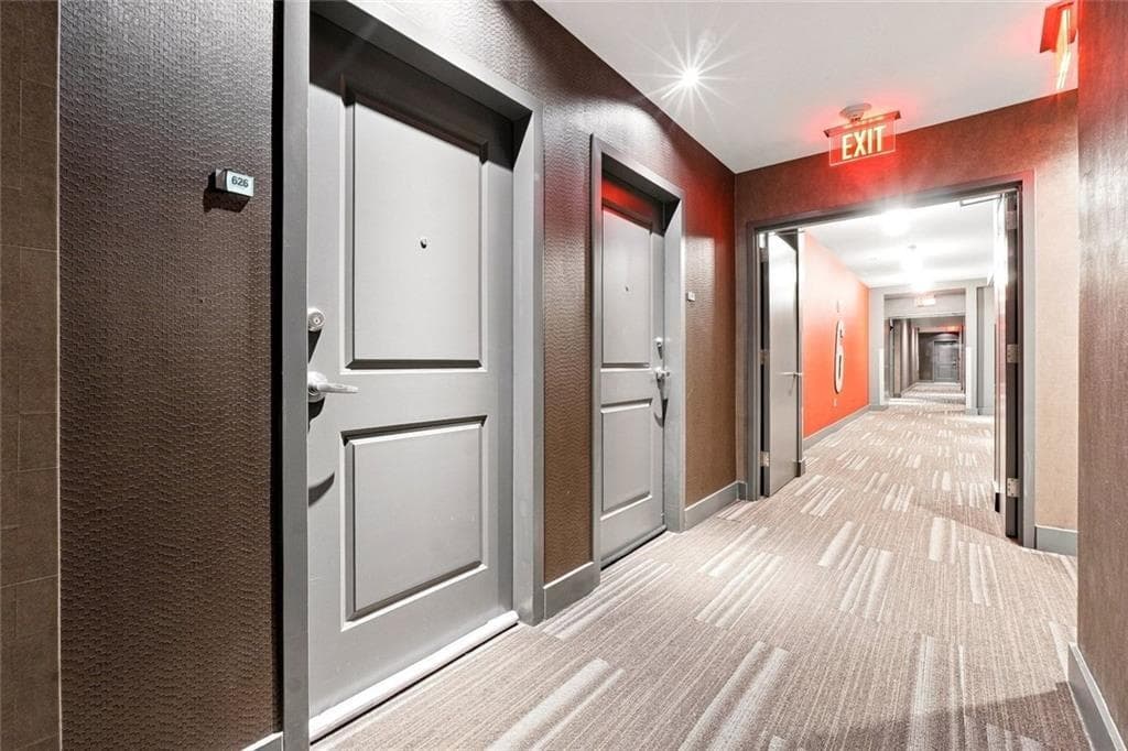 1 bedroom, 1 bathroom, 774 sq ft condominium for sale at 44 Peachtree Place 626, Atlanta, GA 30309 — photo 2