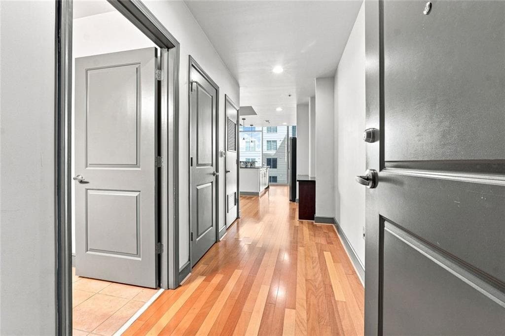 1 bedroom, 1 bathroom, 774 sq ft condominium for sale at 44 Peachtree Place 626, Atlanta, GA 30309 — photo 4