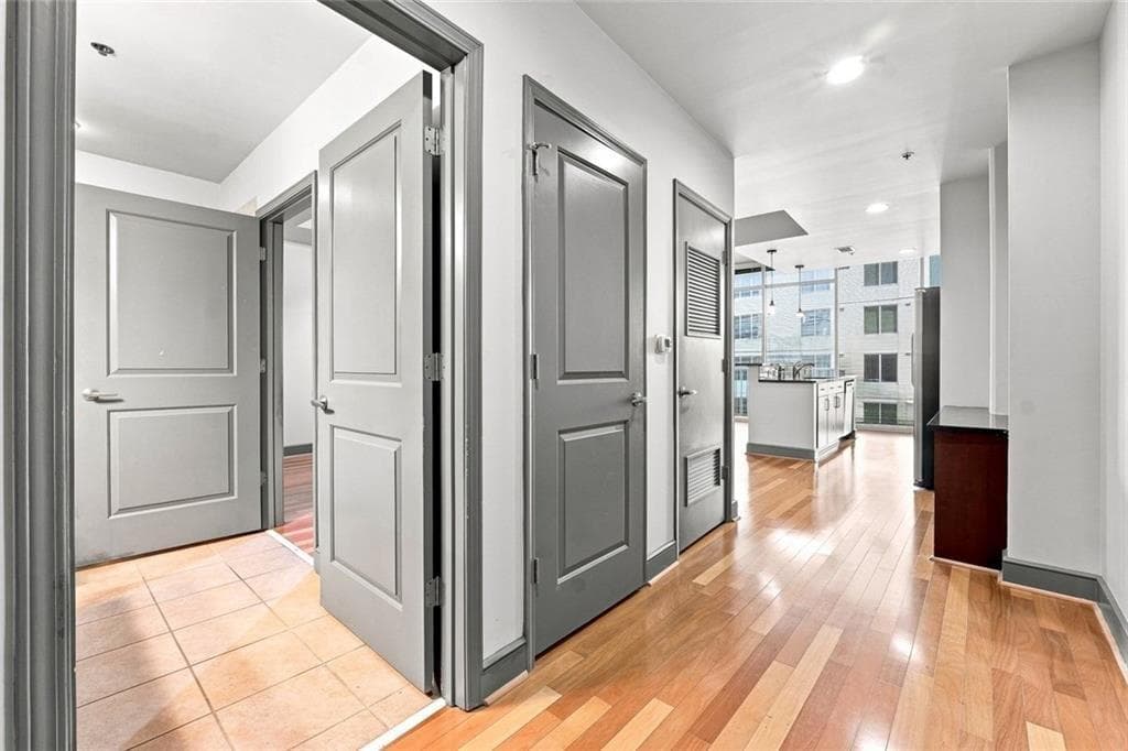 1 bedroom, 1 bathroom, 774 sq ft condominium for sale at 44 Peachtree Place 626, Atlanta, GA 30309 — photo 5