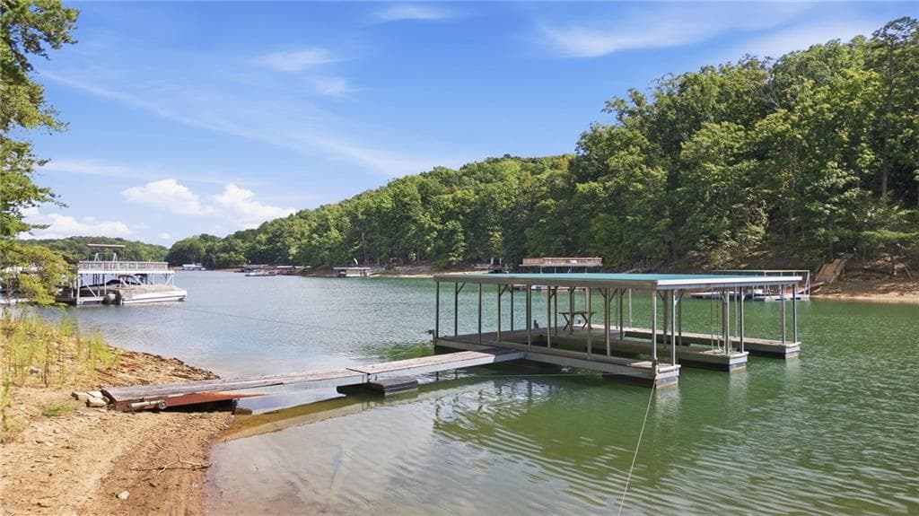 4 bedroom, 3 bathroom, 3,148 sq ft single family residence under contract at 6845 Nantucket Cove, Cumming, GA 30041 — photo 4