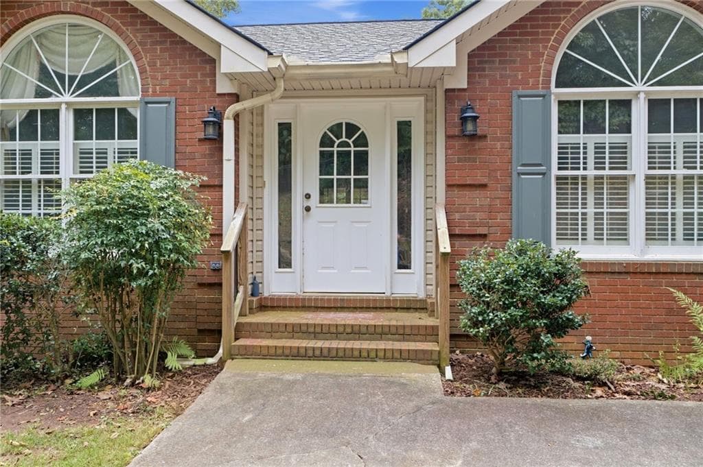 4 bedroom, 3 bathroom, 3,148 sq ft single family residence under contract at 6845 Nantucket Cove, Cumming, GA 30041 — photo 6
