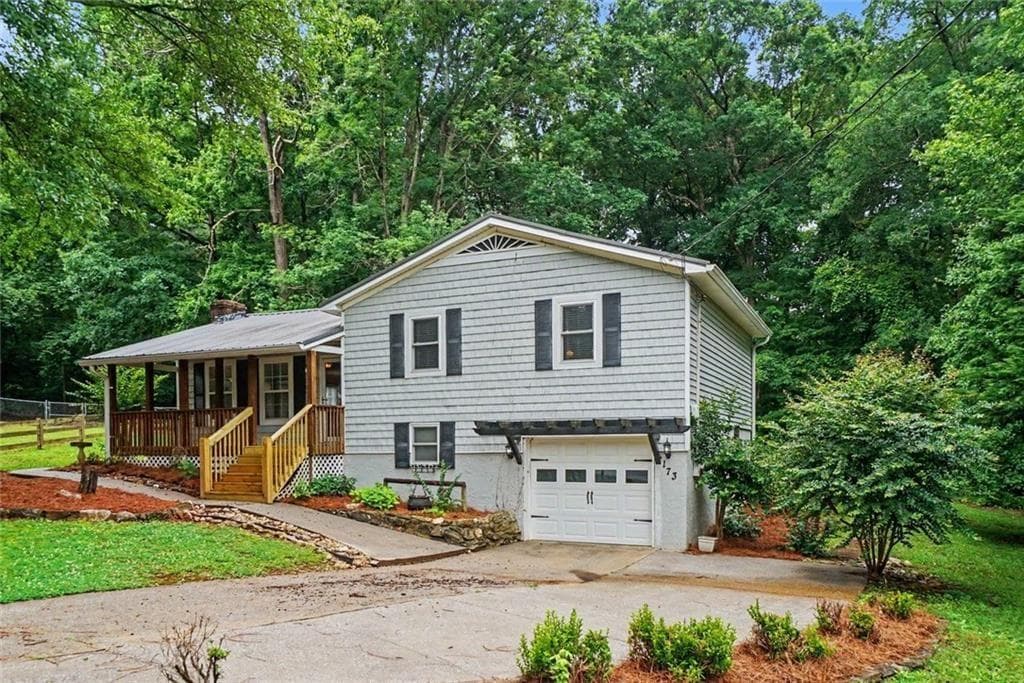 3 bedroom, 2 bathroom, 1,206 sq ft single family residence for sale at 173 S Forty Pass, Hiram, GA 30141 — photo 2