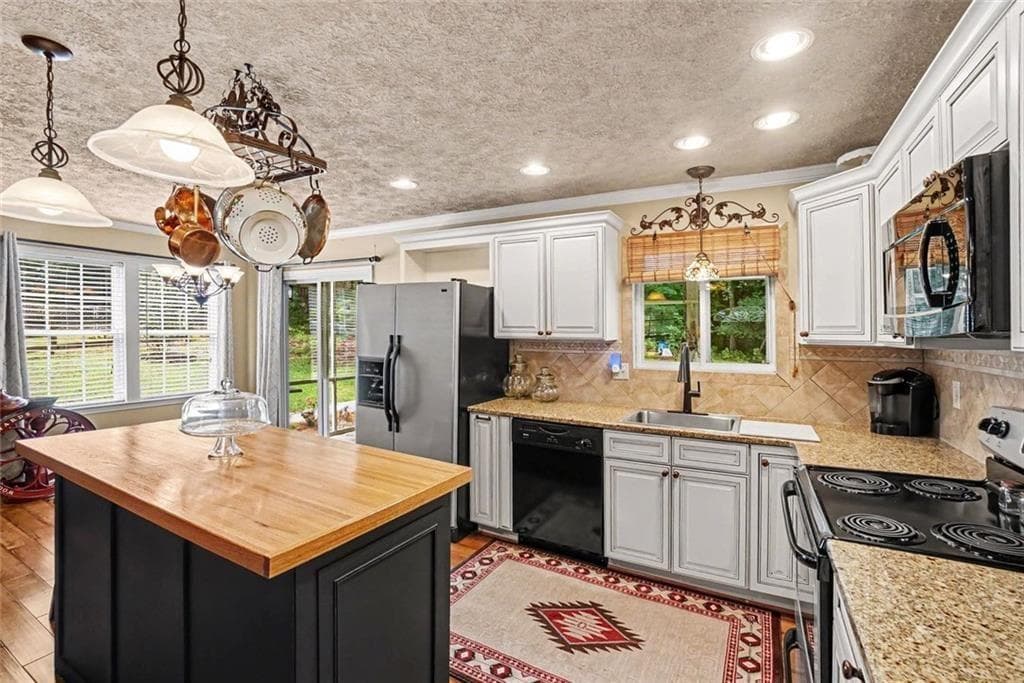 3 bedroom, 2 bathroom, 1,206 sq ft single family residence for sale at 173 S Forty Pass, Hiram, GA 30141 — photo 7