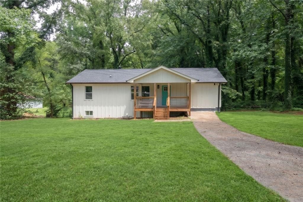 5 bedroom, 3 bathroom, 1,456 sq ft single family residence for sale at 2128 Kimberly Road, Atlanta, GA 30331 — photo 2