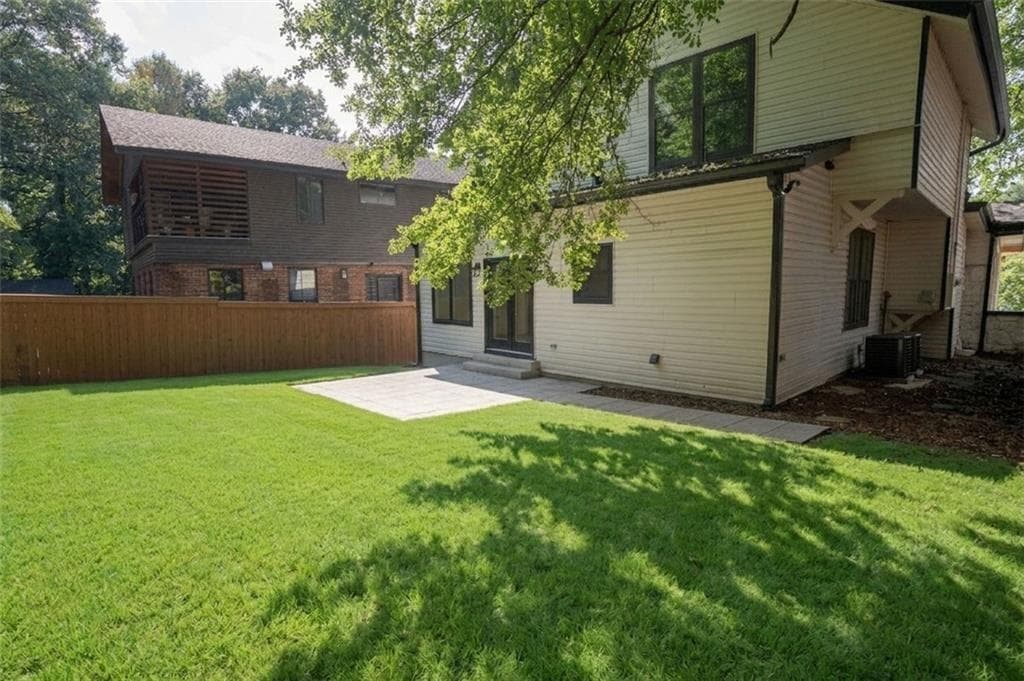 5 bedroom, 4 bathroom, 2,440 sq ft single family residence for sale at 1456 S Gordon Street, Atlanta, GA 30310 — photo 2