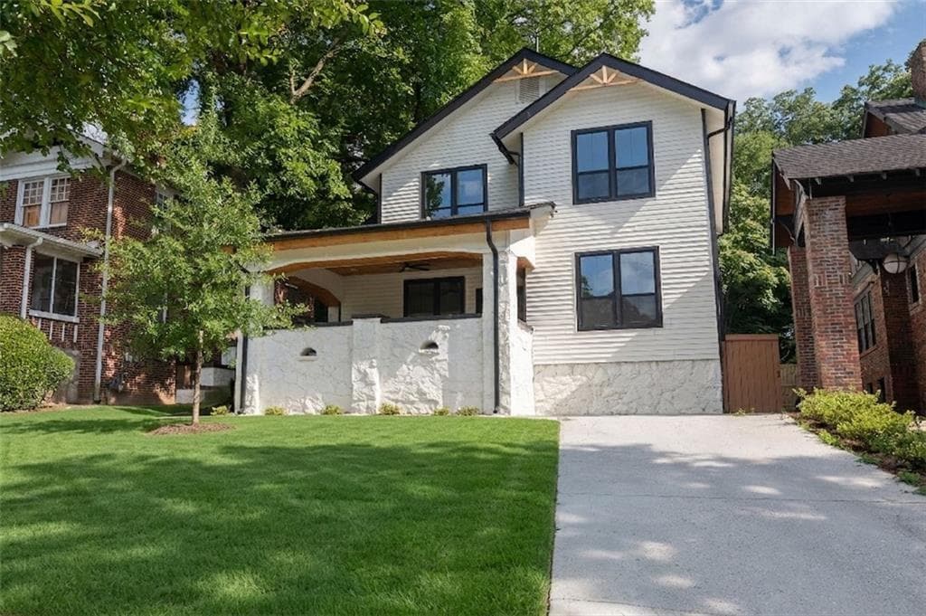5 bedroom, 4 bathroom, 2,440 sq ft single family residence for sale at 1456 S Gordon Street, Atlanta, GA 30310 — photo 3