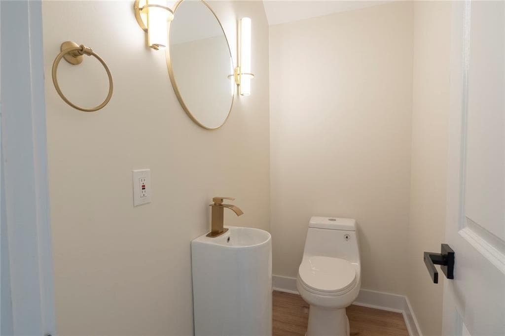 5 bedroom, 4 bathroom, 2,440 sq ft single family residence for sale at 1456 S Gordon Street, Atlanta, GA 30310 — photo 10