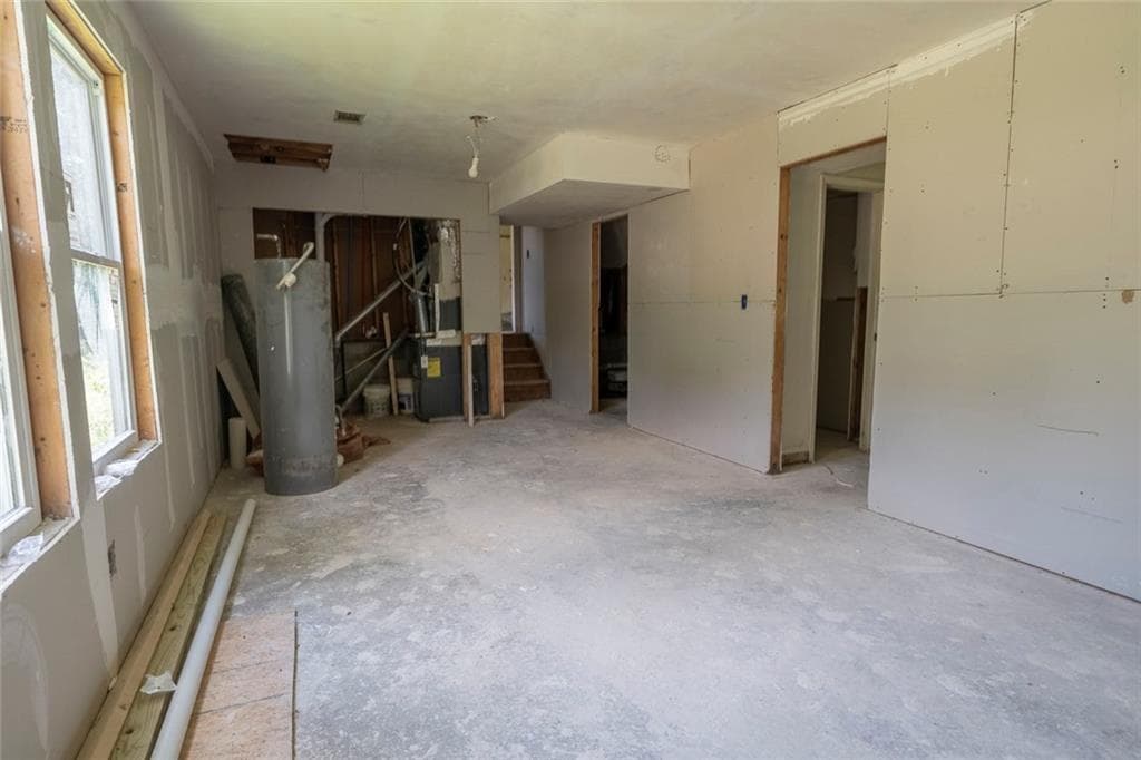 4 bedroom, 3 bathroom, 1,880 sq ft single family residence for sale at 4414 Blackbirch Lane, Decatur, GA 30034 — photo 4