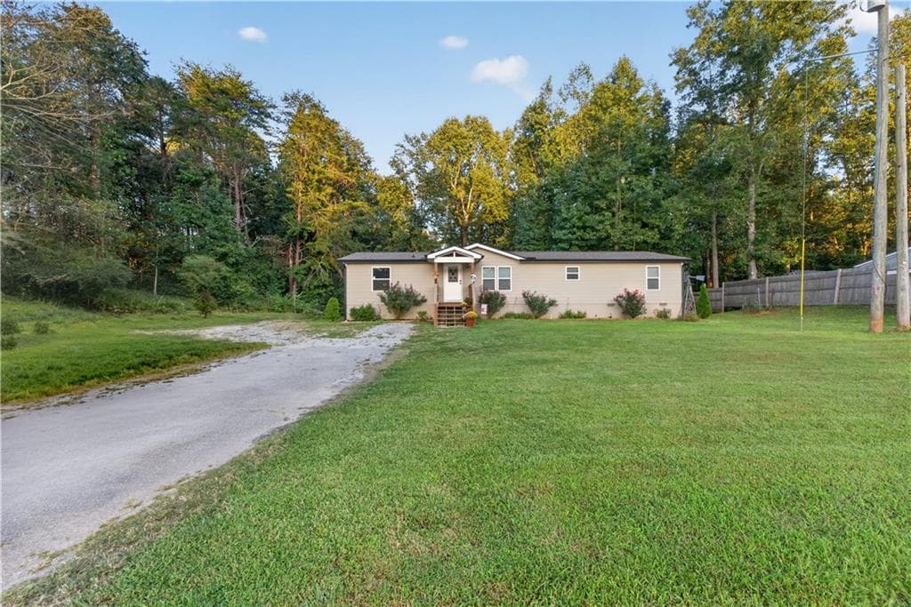 3 bedroom, 2 bathroom, 2,548 sq ft single family residence for sale at 1641 Old Dahlonega Highway, Dahlonega, GA 30533 — photo 2