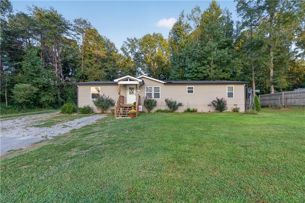 3 bedroom, 2 bathroom, 2,548 sq ft single family residence for sale at 1641 Old Dahlonega Highway, Dahlonega, GA 30533 — photo 3