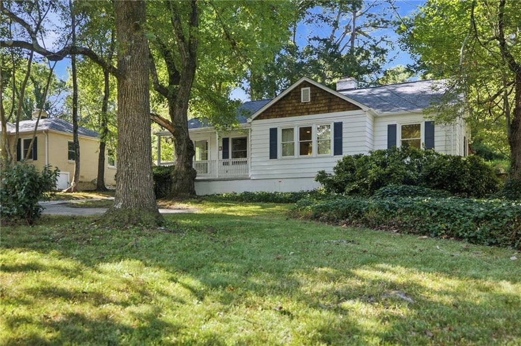 3 bedroom, 2 bathroom, 1,755 sq ft single family residence for sale at 963 S Columbia Drive, Decatur, GA 30030 — photo 4