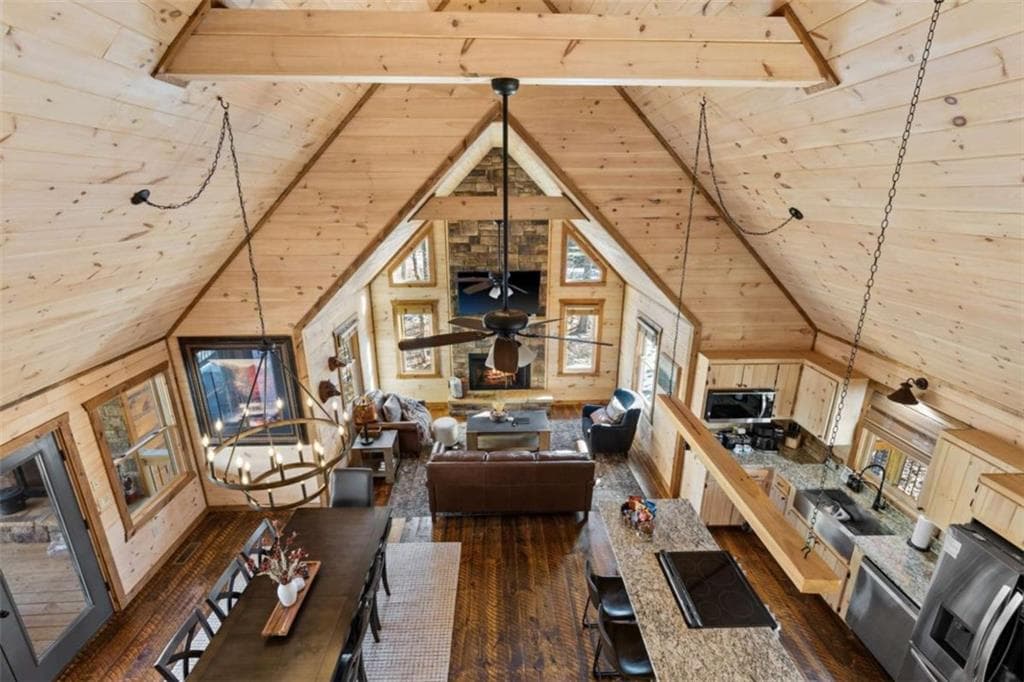 3 bedroom, 4 bathroom, 2,700 sq ft single family residence for sale at 92 Windy Valley Lane, Blue Ridge, GA 30513 — photo 6