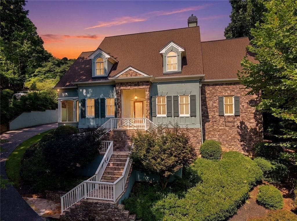 5 bedroom, 6 bathroom, 7,288 sq ft single family residence for sale at 7560 Bridgegate Court, Sandy Springs, GA 30350 — photo 3