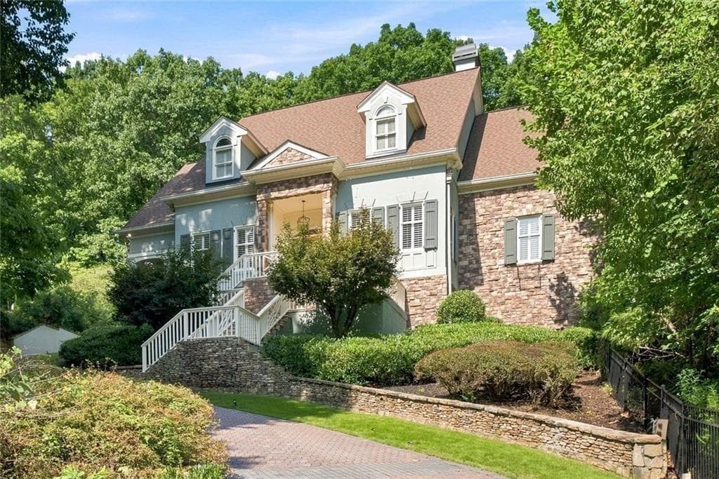 5 bedroom, 6 bathroom, 7,288 sq ft single family residence for sale at 7560 Bridgegate Court, Sandy Springs, GA 30350 — photo 5
