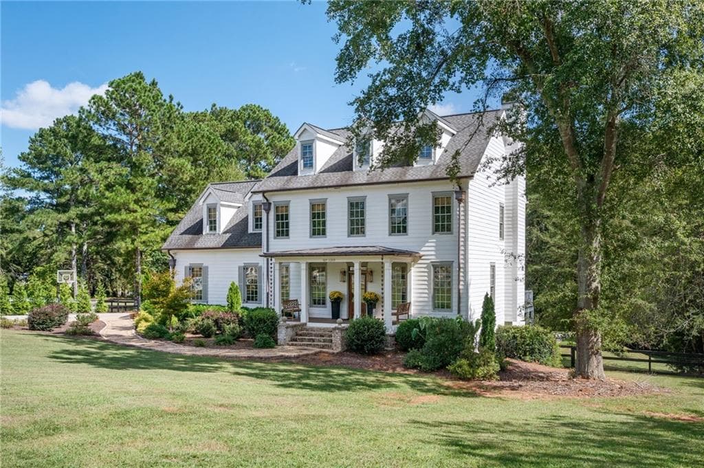 4 bedroom, 5 bathroom, 3,610 sq ft single family residence for sale at 1219 Four Lakes Drive, Madison, GA 30650 — photo 2