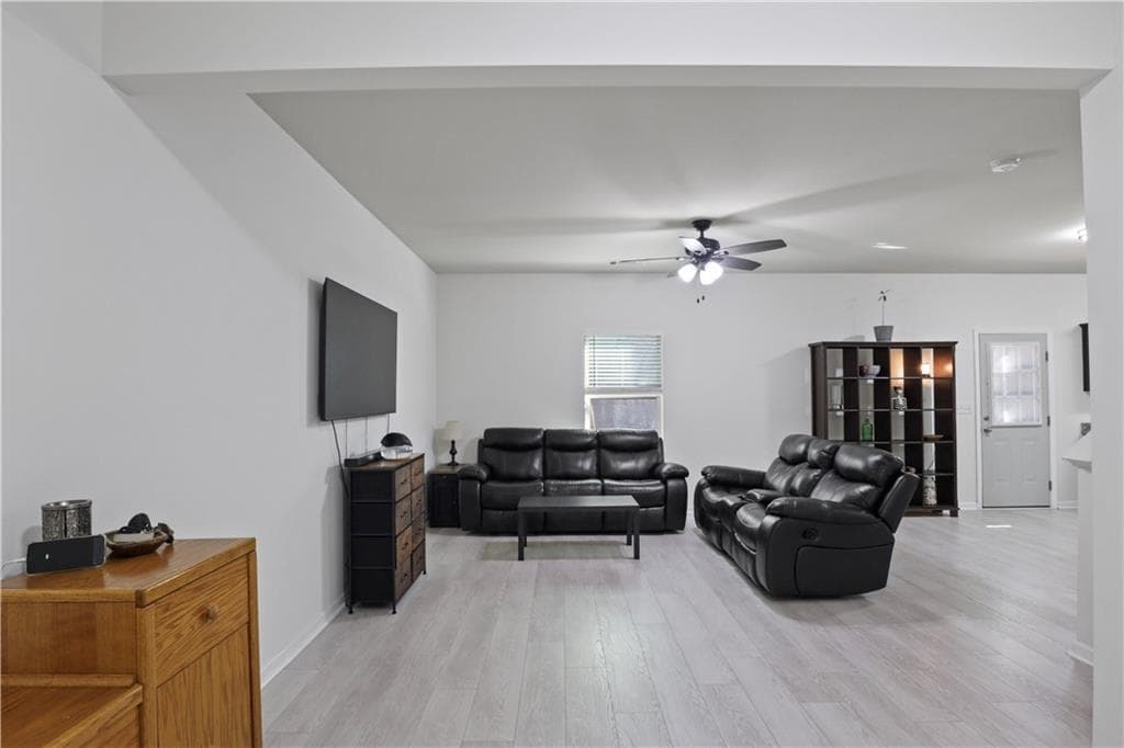 3 bedroom, 3 bathroom, 1,632 sq ft single family residence for sale at 738 Scotland Drive, Dallas, GA 30132 — photo 4