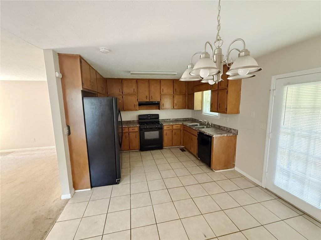 3 bedroom, 2 bathroom, 2,800 sq ft single family residence for sale at 4680 Woodglen Court, Douglasville, GA 30135 — photo 9