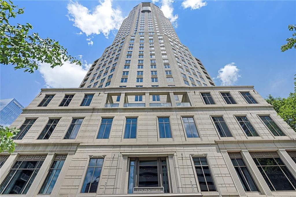 3 bedroom, 4 bathroom, 3,541 sq ft condominium for sale at 3376 Peachtree Road 44B, Atlanta, GA 30326 — photo 2