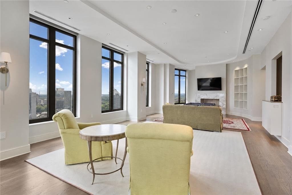 3 bedroom, 4 bathroom, 3,541 sq ft condominium for sale at 3376 Peachtree Road 44B, Atlanta, GA 30326 — photo 6