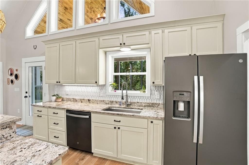 3 bedroom, 2 bathroom, 2,138 sq ft single family residence for sale at 1608 Thompson Lane, Jasper, GA 30143 — photo 10