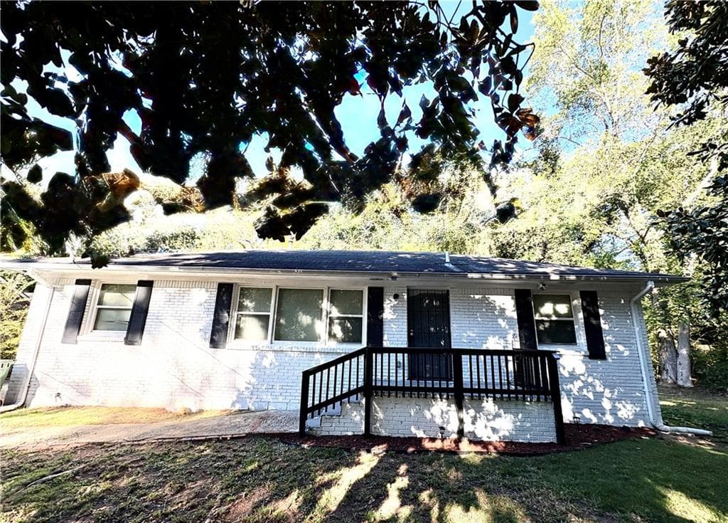4 bedroom, 2 bathroom, 1,152 sq ft single family residence for sale at 79 Howell Drive, Atlanta, GA 30331 — photo 2