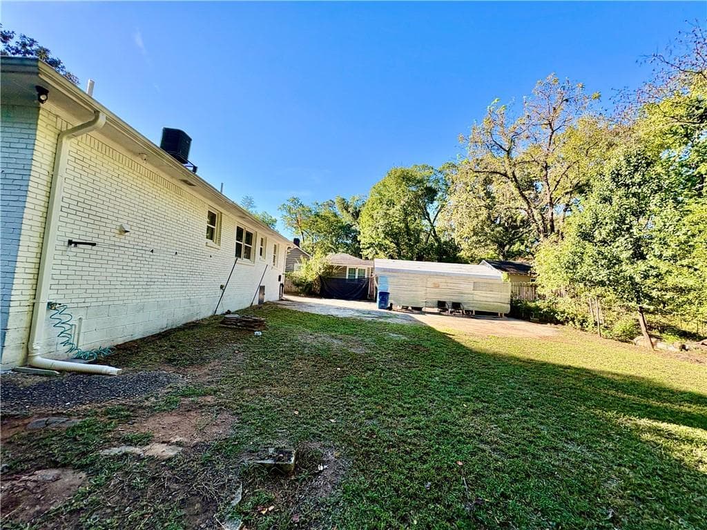 4 bedroom, 2 bathroom, 1,152 sq ft single family residence for sale at 79 Howell Drive, Atlanta, GA 30331 — photo 7