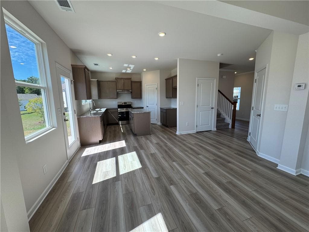 4 bedroom, 3 bathroom, 1,714 sq ft single family residence for sale at 357 Bloomfield Circle, Canton, GA 30114 — photo 3